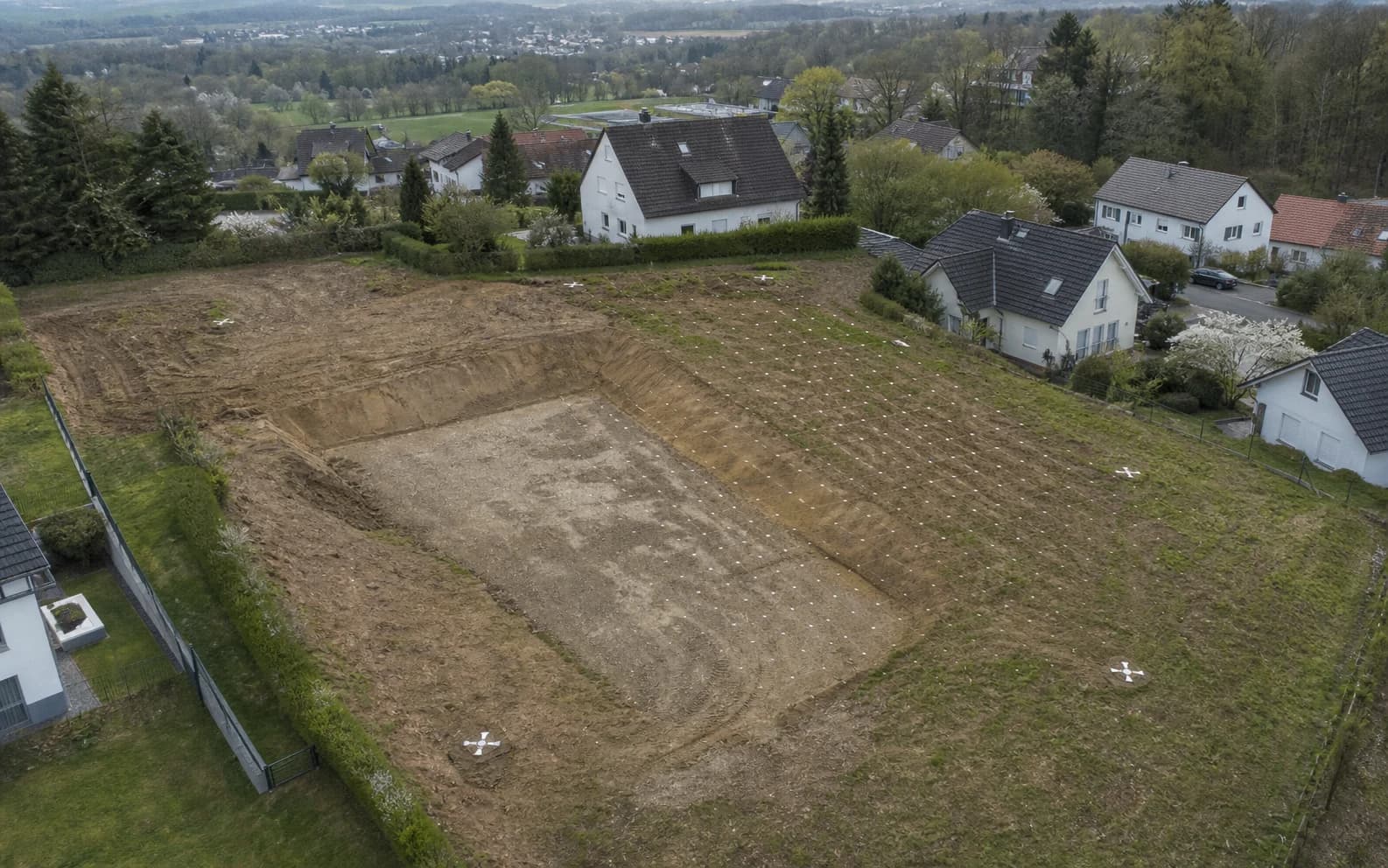 Drohnenbasierte georeferenzierte Erfassung eines deutschen Baugrundstücks (Visualisierung)